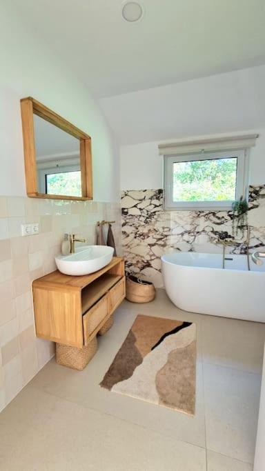 Haus Am Waldrand Und In Seenaehe Lehnin Luaran gambar