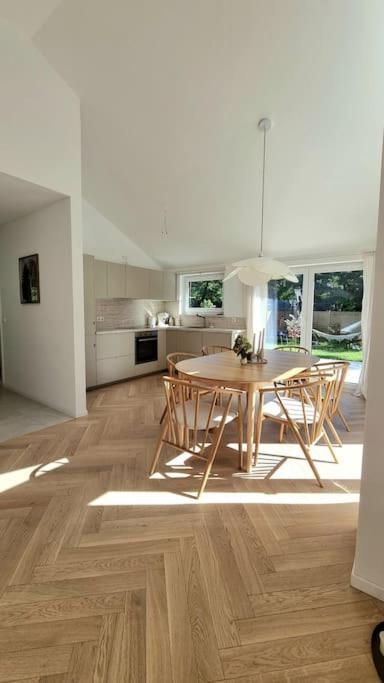 Haus Am Waldrand Und In Seenaehe Lehnin Luaran gambar
